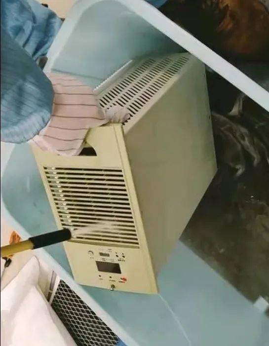 科技守護(hù)電網(wǎng) 通信設(shè)備帶電水沖洗技術(shù)成功首試，為運(yùn)維服務(wù)注入新動(dòng)能